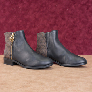 Michael Kors Women Brown Black Leather MK Logo Zip Ankle Fashion Boots sz 5.5