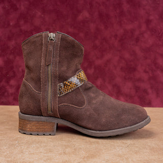 UGG Women Milnor Brown Suede Buckle Zip Ankle Modern Western Heel Boots sz 7