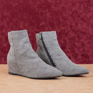 Aquatalia Women Fabric Plaid Fashion Black White Wedge Ankle Boots sz 9