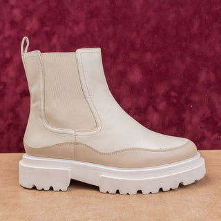 Seychelles Women Cream Leather Elastic Panel Chelsea Lug Boot size 7.5