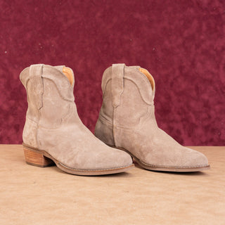 Dingo Woman Tumbleweed Sand Western Cowboy Suede Boots size 8.5
