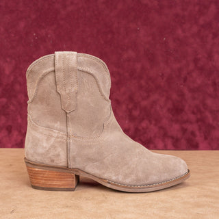 Dingo Woman Tumbleweed Sand Western Cowboy Suede Boots size 8.5