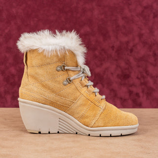 CAT Women Harper Wheat Suede Faux Fur Cuff Lace-up Wedge Lug Boots sz 7.5
