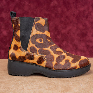 Louis Et Cie Women Zareb Leopard Print Suede Slip-on Chelsea Ankle Boots sz 8.5