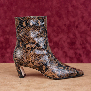 Stuart Weitzman Women Babette Snake Print Leather Fashion Ankle Boots sz 7