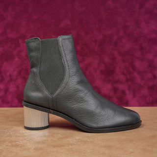 Rebecca Minkoff Darsea Cylinder Heel Black Leather Chelsea Boots sz 7.5