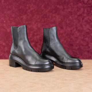 Stuart Weitzman Women Norah Black Leather Chelsea Boots size 9.5