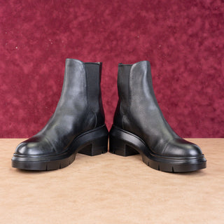 Stuart Weitzman Women Norah Black Leather Chelsea Boots size 9.5