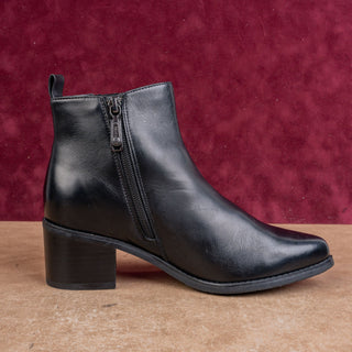Blondo Women Elvina Waterproof Black Leather Western Chelsea Ankle Boots sz 7.5