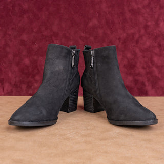 Born Women Black Leather Western Chelsea Heel Ankle Boots sz 10