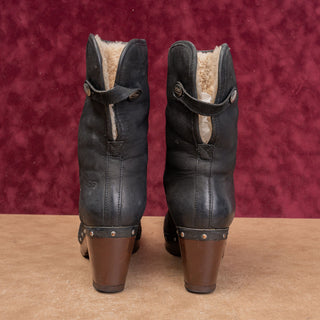 UGG Women Clog Distressed Black Leather Studded Sheepskin Lined Boots sz 6