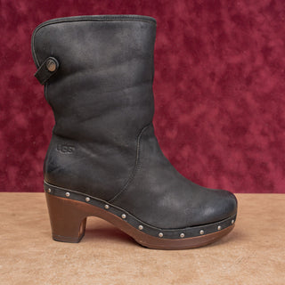 UGG Women Clog Distressed Black Leather Studded Sheepskin Lined Boots sz 6