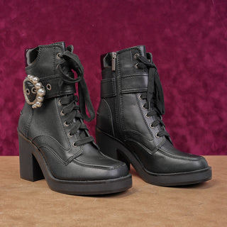 DKNY Women Dottie Black Leather Buckle Pearl Heel Combat boots size 7.5