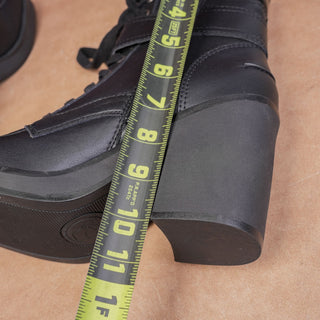 DKNY Women Dottie Black Leather Buckle Pearl Heel Combat boots size 7.5