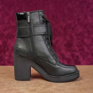 DKNY Women Dottie Black Leather Buckle Pearl Heel Combat boots size 7.5