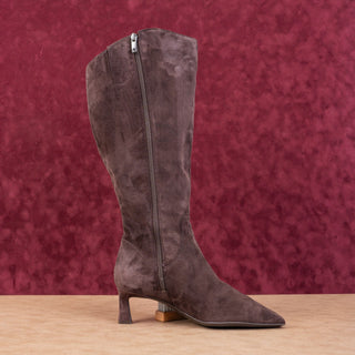 Naturalizer Wmn Deesha Mahogany Brown Suede Wide Calf Boots 8WW-WC