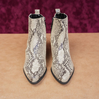 Blondo Women Gray Snake Print Western Chelsea Boots size 8.5
