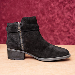 Born Women Morocco Comfy Cushion Black Distress Leather Buckle Ankle Boots 9