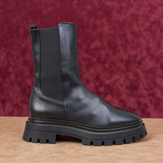 Stuart Weitzman Women Bedford Black Leather Platform Chelsea Ankle Boots sz 9