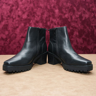 Andre Assous Women Milla Black Leather Square Toe Fashion Lug Boots size 8