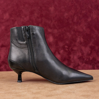 Donald Pliner Women Dazha Black Leather Zip Pointy Toe Dress Office Boots sz 7.5