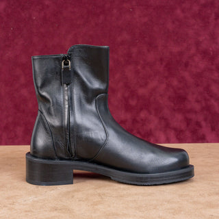Stuart Weitzman Women Sadie Black Leather Zip Dress Office Ankle Boots sz 5B