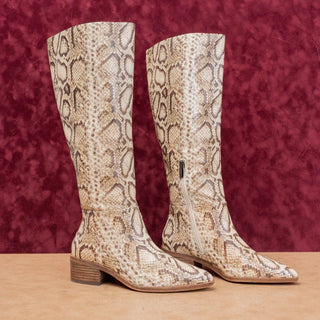 Vince Camuto Women Natural Snake Print Zip Pointy Toe Fashion Knee Boots sz 6.5