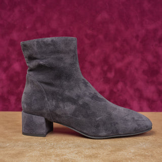 Aquatalia Women Reiss Dark Grey Fine Suede Dressy Zip Boots size 7