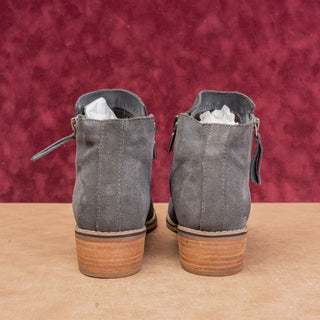 Blondo Women Grey Suede Waterproof Zip Classic Western Fashion Ankle Boots 8.5