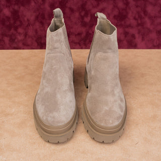 Vince Men Reggio Flint Beige Suede Water Repellent Slip Chelsea Boots 7US EUR40