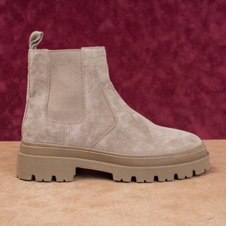 Vince Men Reggio Flint Beige Suede Water Repellent Slip Chelsea Boots 7US EUR40