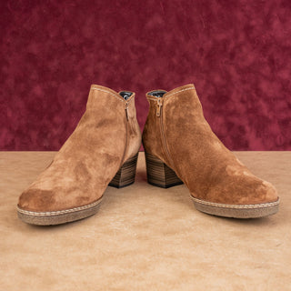 Gabor Women Lilia Brown Suede Slip-on Chelsea Western Boots size 6M