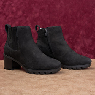 Vionic Women Wilma Waterproof Black Leather Ankle Lug Sole Boots sz 7US EUR38