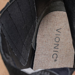 Vionic Women Wilma Waterproof Black Leather Ankle Lug Sole Boots sz 7US EUR38