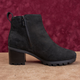 Vionic Women Wilma Waterproof Black Leather Ankle Lug Sole Boots sz 7US EUR38