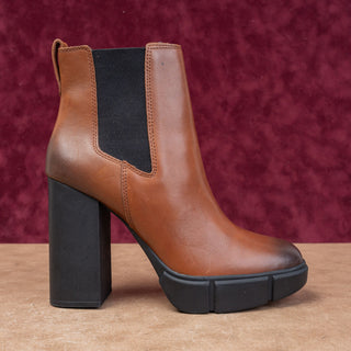 Steve Madden Women Revised Cognac Leather Platform Heeled Chelsea Boots sz 9.5