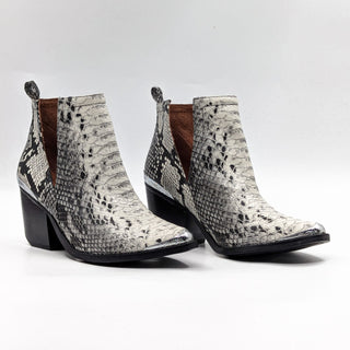 Jeffrey Campbell Cromwell White Snake Print Leather Western Cowboy boots 7.5