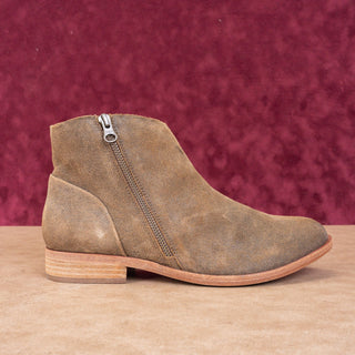 Kork Ease Women Riley Taupe Distress Leather Western Ankle Boots size 9.5