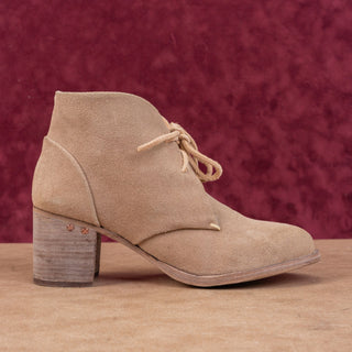 Beek Women Songlark Beige Lace-up Heeled Fashion Ankle Boots sz 7