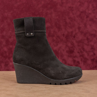 La Canadienne Women Becket Brown Suede Waterproof Zip Wedge Boots sz 9.5