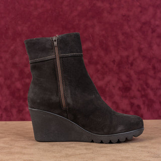 La Canadienne Women Becket Brown Suede Waterproof Zip Wedge Boots sz 9.5