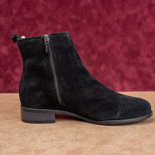 La Canadienne Suma Black Suede Waterproof Zip Fall Dress Chelsea Boots 6.5