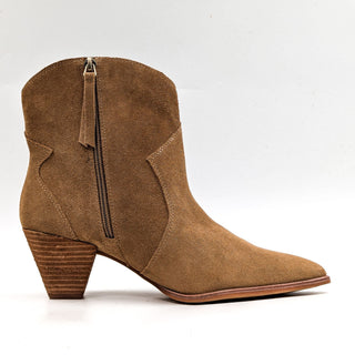 Vince Camuto Women Salintino Sand Suede Cowboy Western Ankle Boots sz 8.5