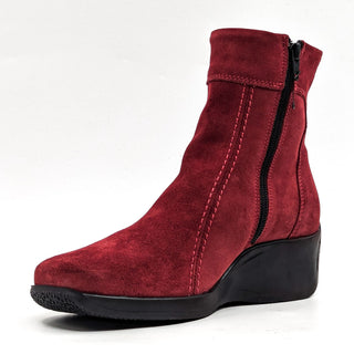 La Canadienne Women Tina Red Suede Wedge Ankle Zip Boots size 7