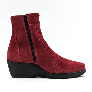 La Canadienne Women Tina Red Suede Wedge Ankle Zip Boots size 7