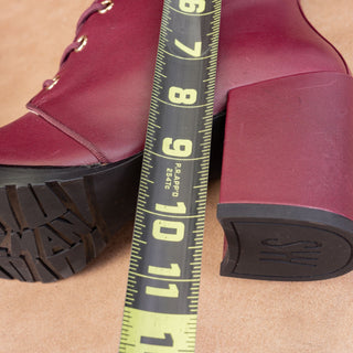 Stuart Weitzman Wmn Cassey Granny Victorian Lace-up Burgundy Leather Boots Sz 7