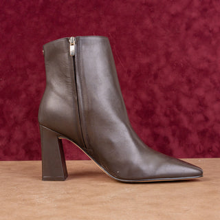 Nine West Raye Brown Leather Zip Semi Square Toe Fashion Ankle Boots sz 11