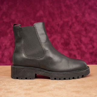 Vagabond Women Kenova Black Leather Lug Sole Chelsea Ankle Boots Sz 7US EUR37