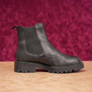 Vagabond Women Kenova Black Leather Lug Sole Chelsea Ankle Boots Sz 7US EUR37