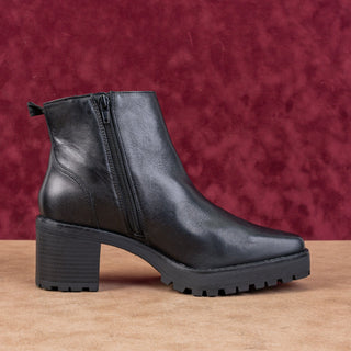 Andre Assous Women Milla Black Leather Square Toe Fashion Lug Ankle Boots size 8